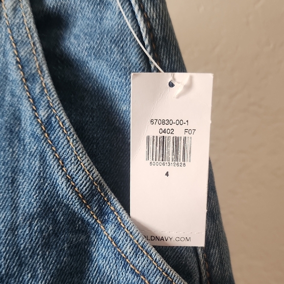 Old Navy Sky-Hi Straight Denim Jeans - Picture 3 of 7